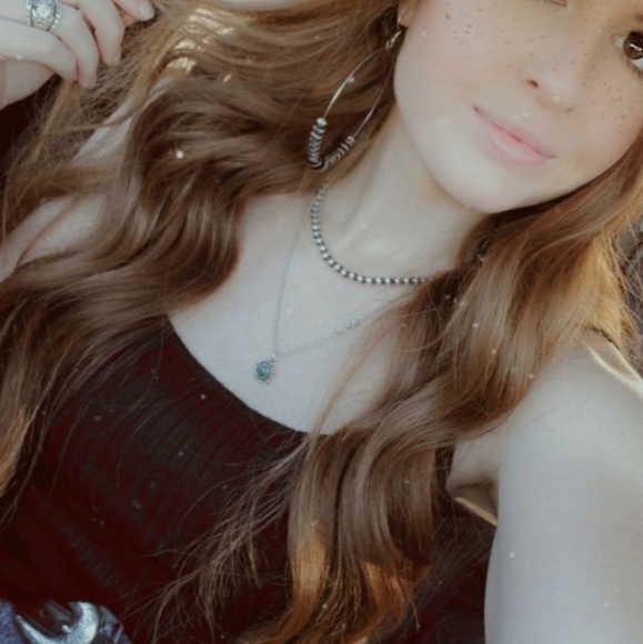 Meet your Posher, Hailie - Picture 7 of 10